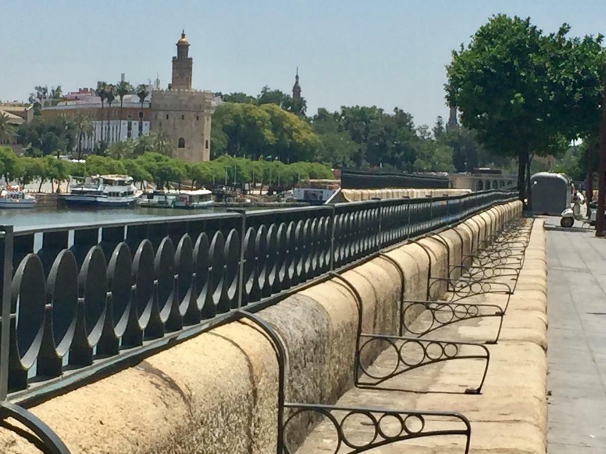 Betis A La Orilla Del Guadalquivir & Vistas A La Giralda Lejlighed Sevilla Eksteriør billede